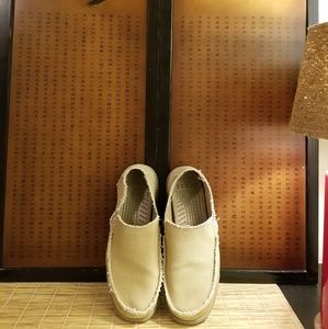 Tan Crocs